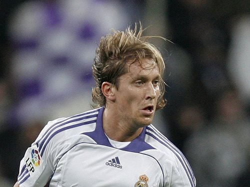 世界杯官方正版软件下载-萨尔加多:贝克汉姆当年在皇马每天都找我出门,这让我妻子很生气